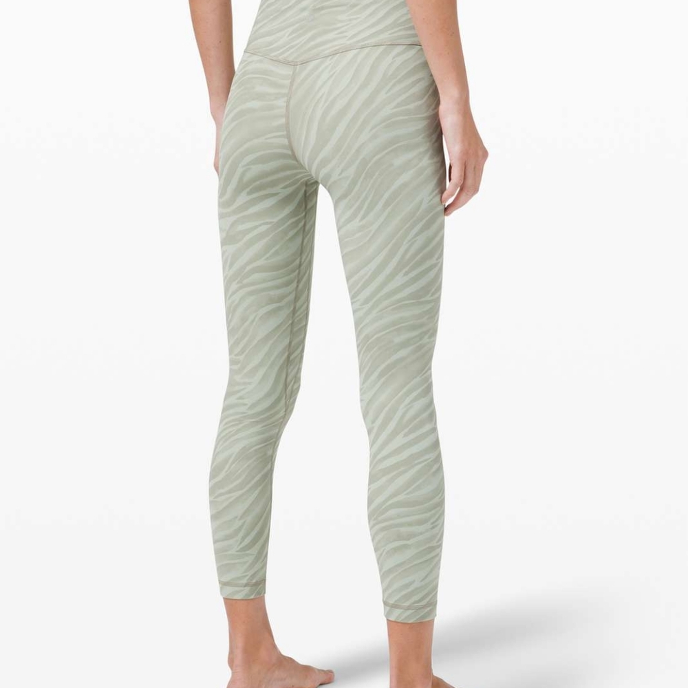 Lululemon align Le tigre SHR green fern multi 6